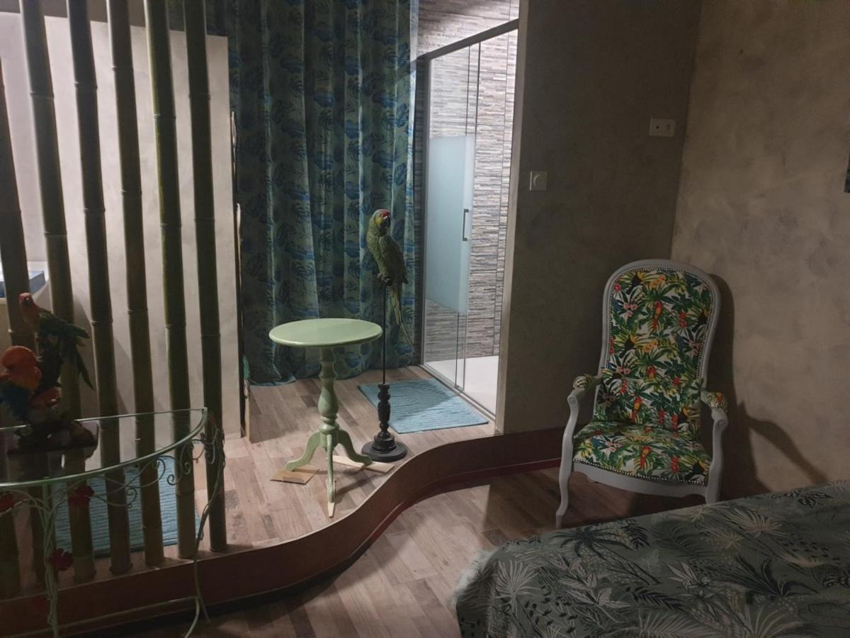 La Maison Porte Bonheur * Chantelle